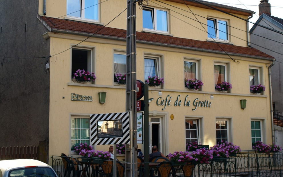 CAFÉ DE LA GROTTE