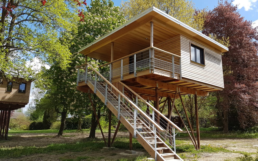 LA TOUR DU STOCK - CABANES DANS LES ARBRES