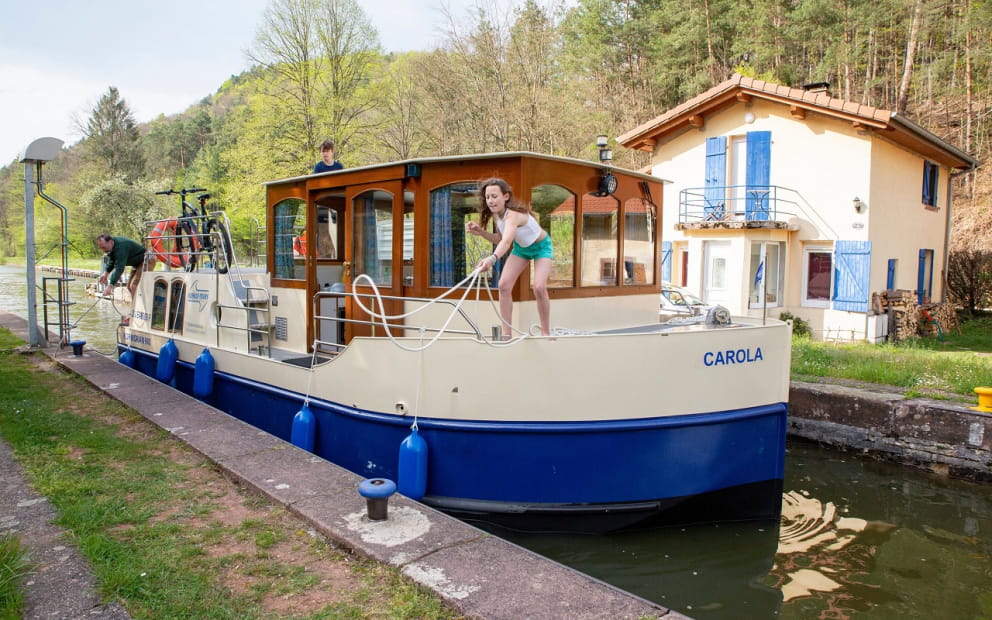 KUHNLE-TOURS - HIRING BOATS