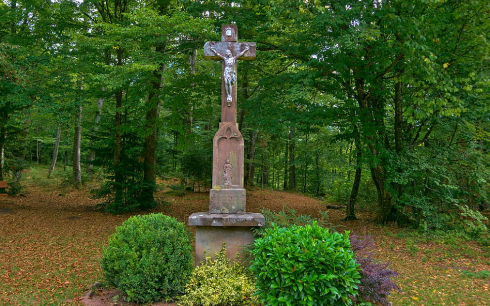 DAS KREUZ VON HENGSTBOURG