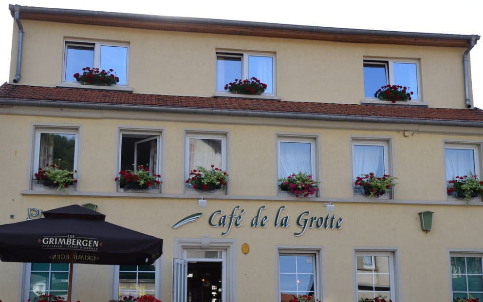 CAFÉ DE LA GROTTE