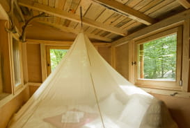 UNUSUAL ACCOMMODATION - CABANE DES TOURTEREAUX