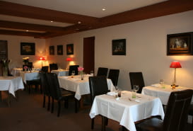 HÔTEL-RESTAURANT LES CIGOGNES